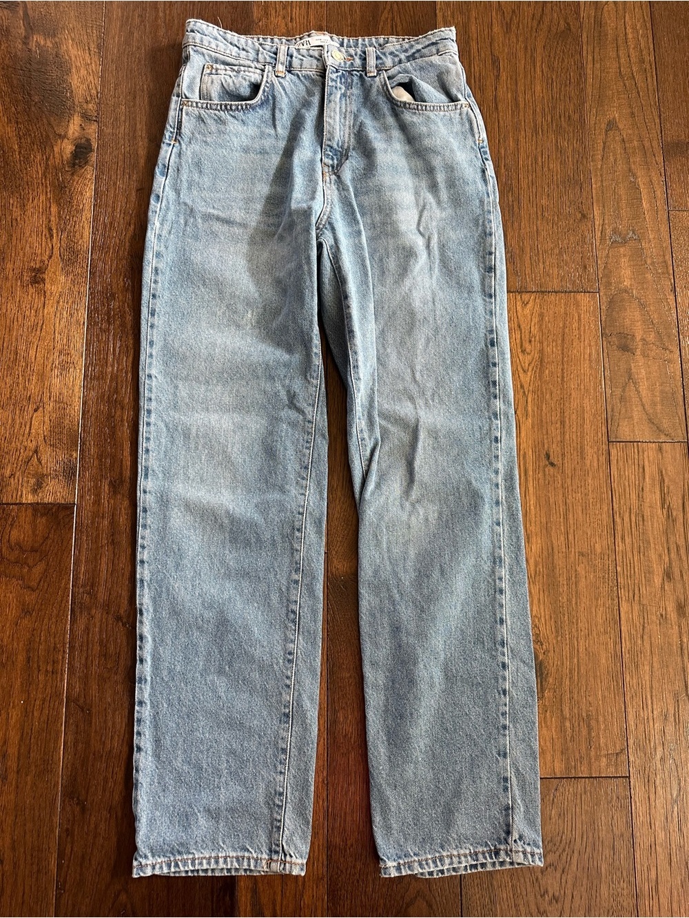 Zara Women’s Classic Light Blue Women’s Straight-Leg Jeans- size 4